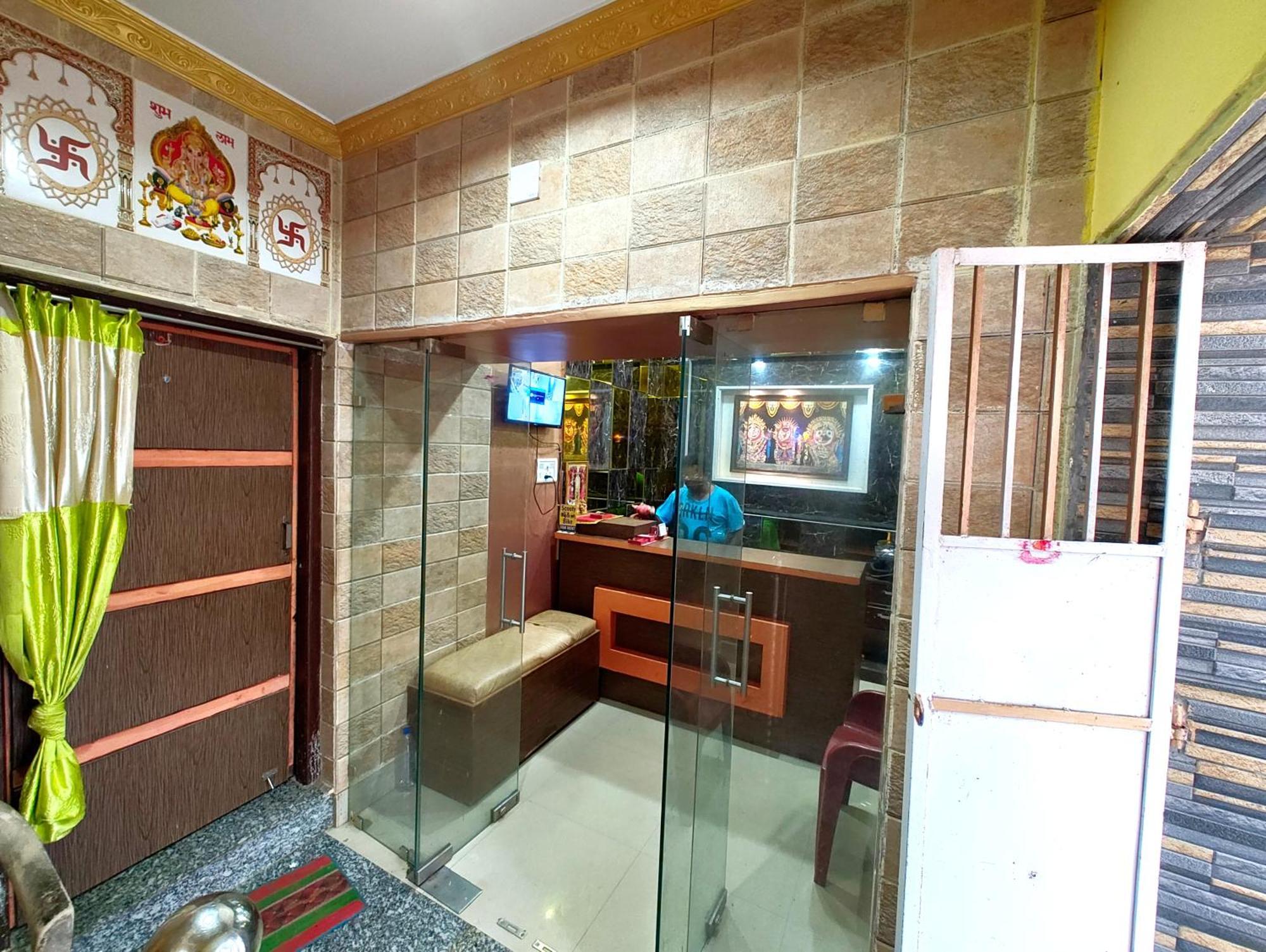 Goroomgo Sahoo Palace Puri - Prime Location Near Sea Beach - Excellent Service With Parking Facilities Extérieur photo